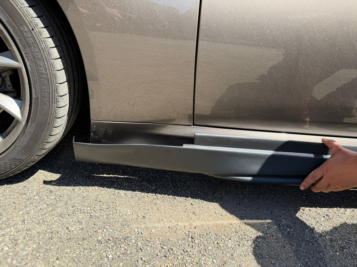 Dettaglio fissaggio minigonne laterali Alfa Romeo Giulia