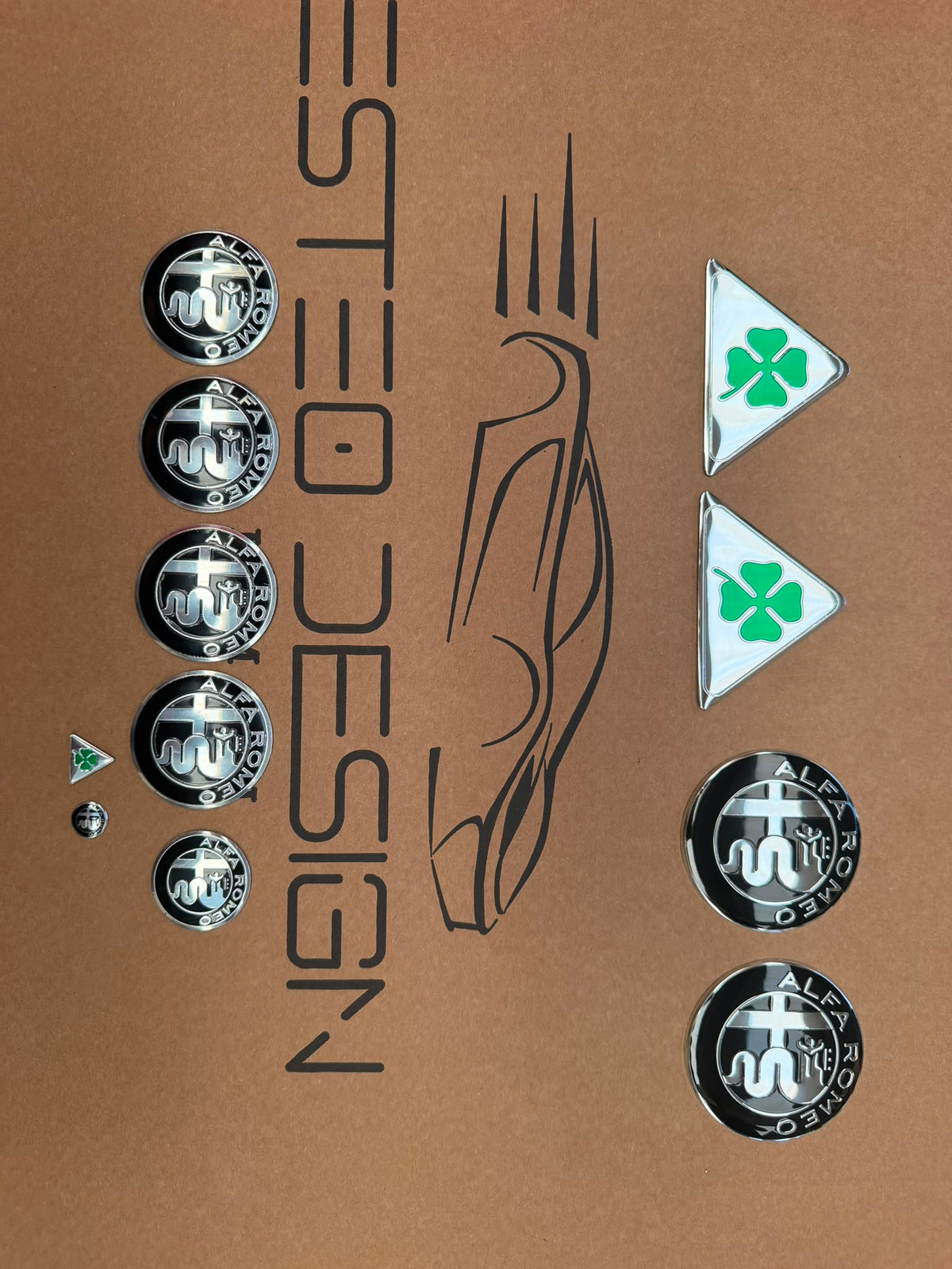 LOGHI/STEMMI ALFA ROMEO NERO ARGENTO 11 PEZZI LOGHI RUOTE DIAMETRO 50 MM