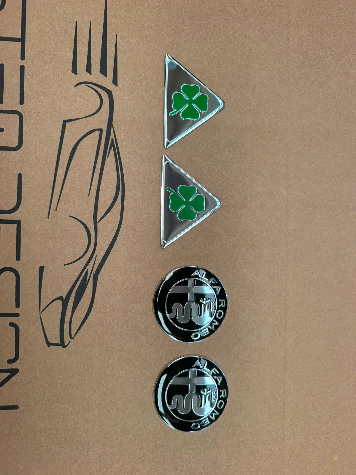 LOGHI/STEMMI ALFA ROMEO NERO ARGENTO 11 PEZZI LOGHI RUOTE DIAMETRO 50 MM