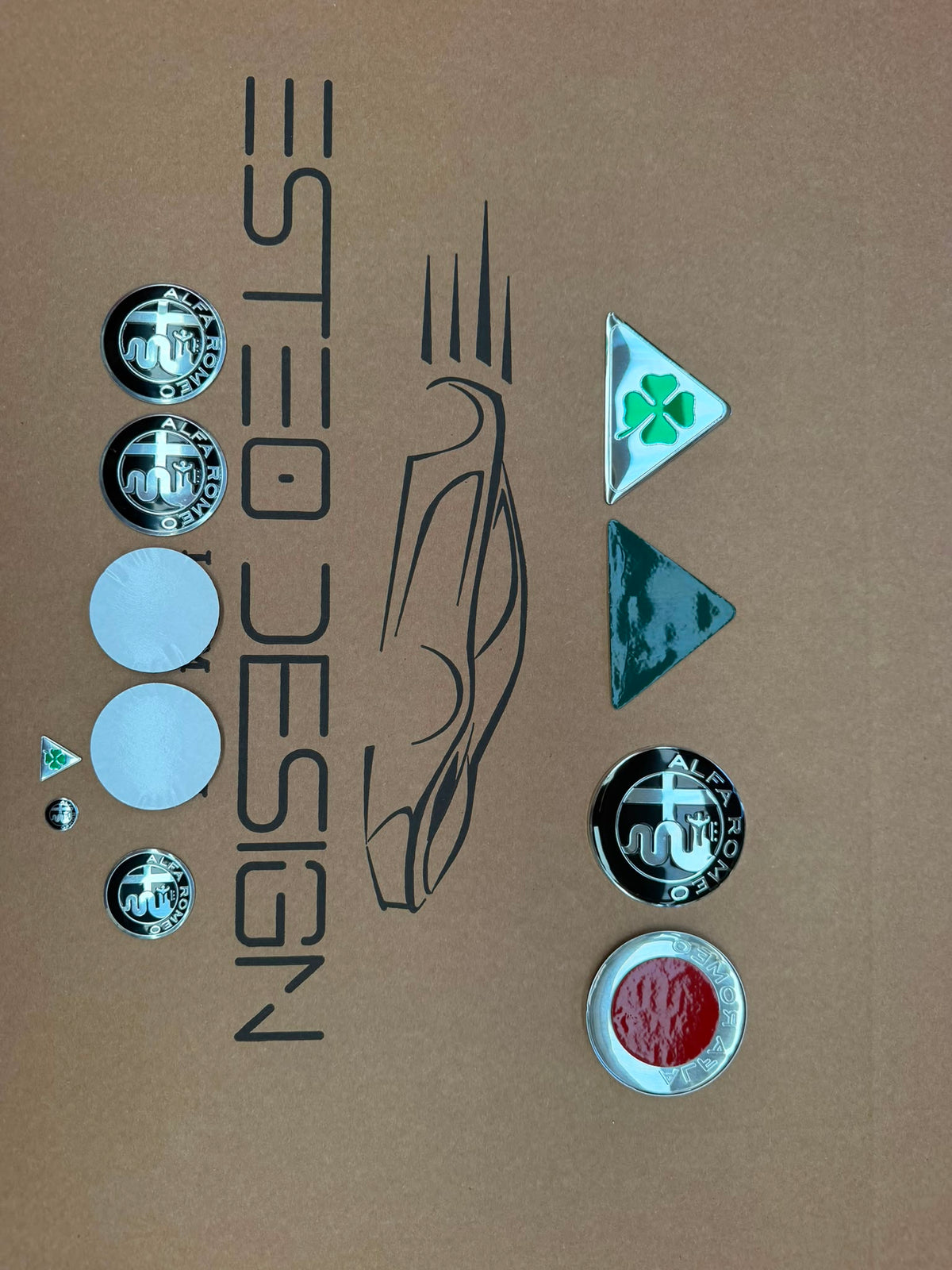 LOGHI/STEMMI ALFA ROMEO NERO ARGENTO 11 PEZZI LOGHI RUOTE DIAMETRO 50 MM