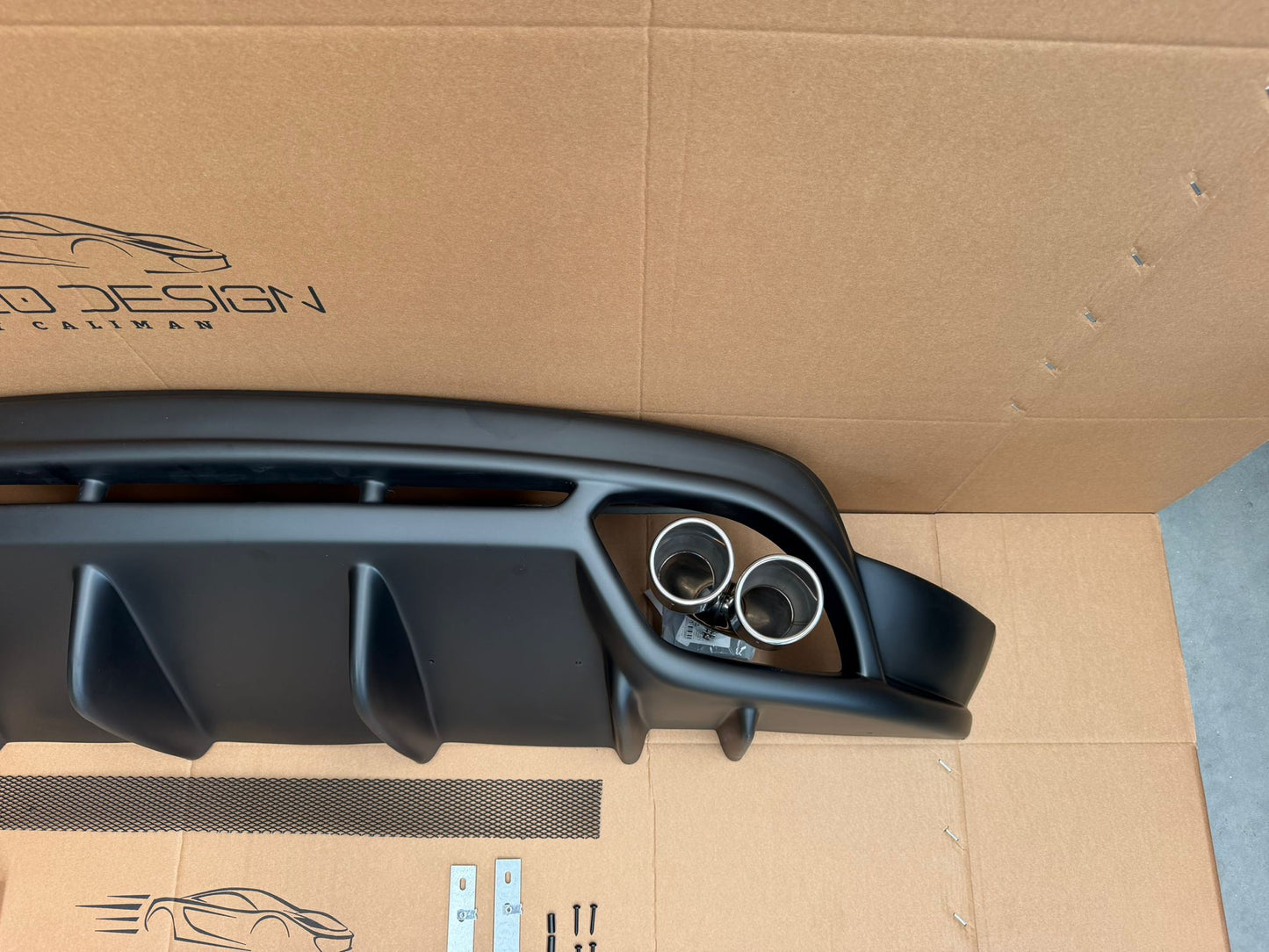 Dettaglio diffusore posteriore in ABS per Alfa Romeo Giulietta