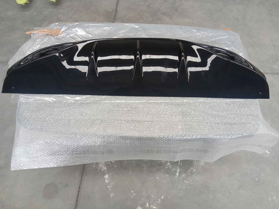 Dettaglio diffusore posteriore stile Veloce per Alfa Romeo Giulia Base