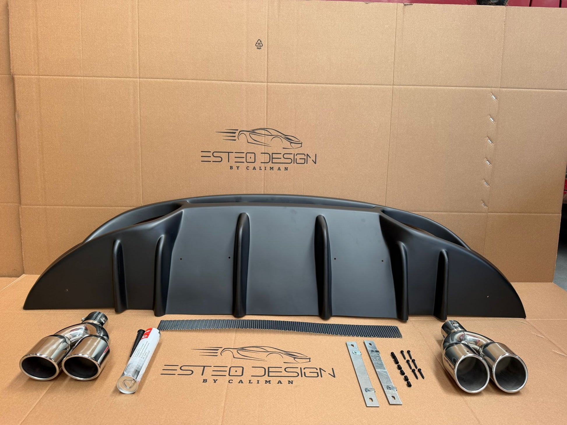 Kit diffusore posteriore Alfa Romeo Giulietta con componenti per scarico destro