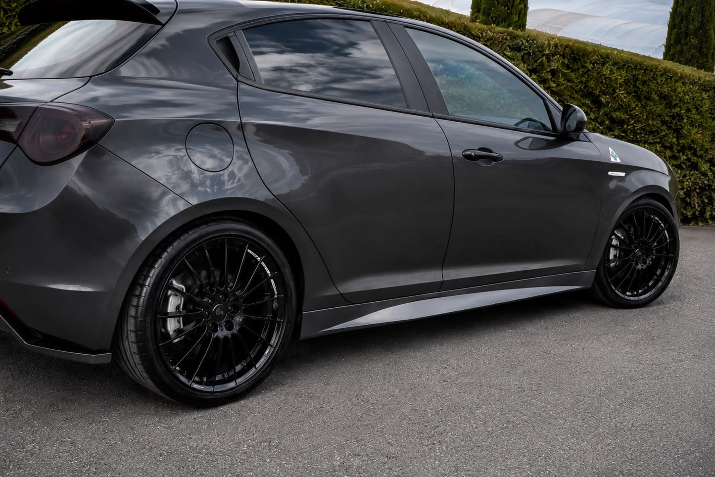 Minigonne laterali Alfa Romeo Giulietta Sport Style in ABS nero opaco satinato