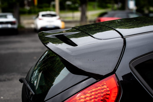Spoiler posteriore Ford Fiesta ST MK7 2008-2017 nero lucido con terzo stop